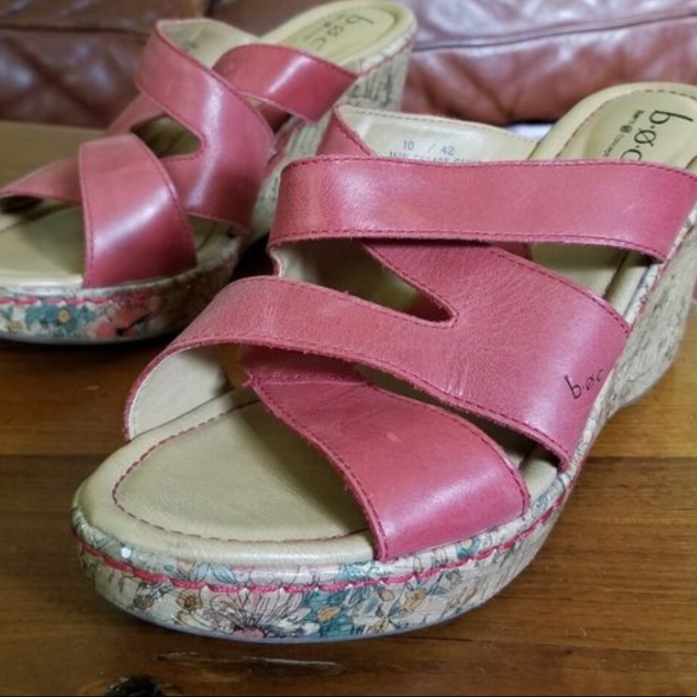 Size 10- Salmon Pink Wedges w/ floral design